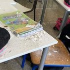 Crollano pezzi di soffitto in una scuola a Caivano, bambini non erano in aula