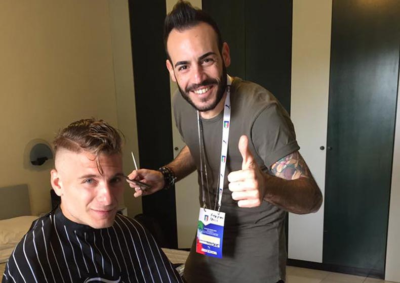 Paolo Forestiero a Coverciano per i capelli degli Azzurri