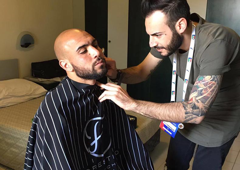 Paolo Forestiero a Coverciano per i capelli degli Azzurri