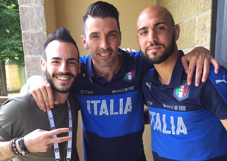 Paolo Forestiero a Coverciano per i capelli degli Azzurri