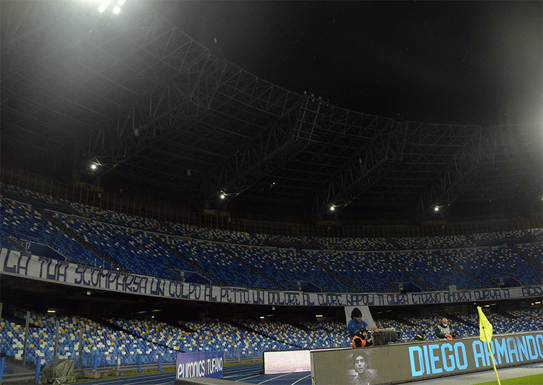 Napoli - Roma al San Paolo, con l'omaggio a Diego Maradona