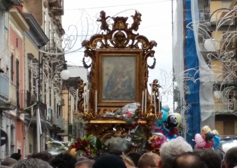 Festa del 22 Ottobre 2015: la corona della Madonna cade e si frantuma