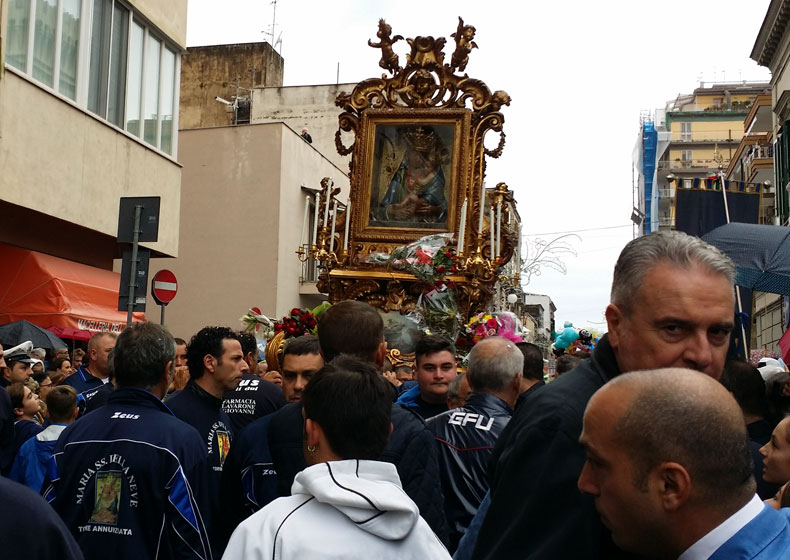 Festa del 22 Ottobre, la processione giÃ¹ al quartiere dell'Annunziata