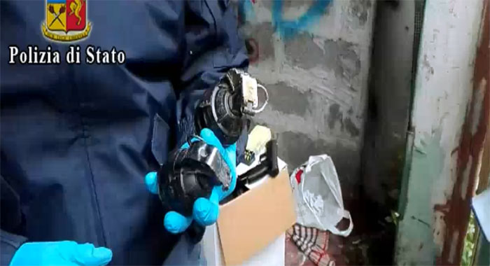 Bombe a mano trovate nel Bronx di San Giovanni a Teduccio