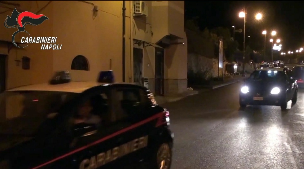 Da Torre Annunziata la droga per le carceri di Salerno e Lanciano, 36 arresti