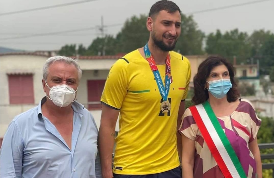 Euro 2020, Donnarumma torna a casa a Pompei: feste per il portiere azzurro