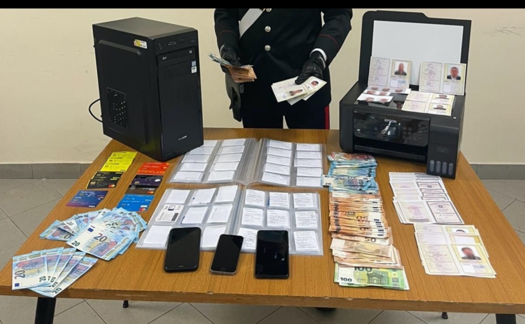 Green pass, banconote e carte identità falsi: un arresto a Gragnano