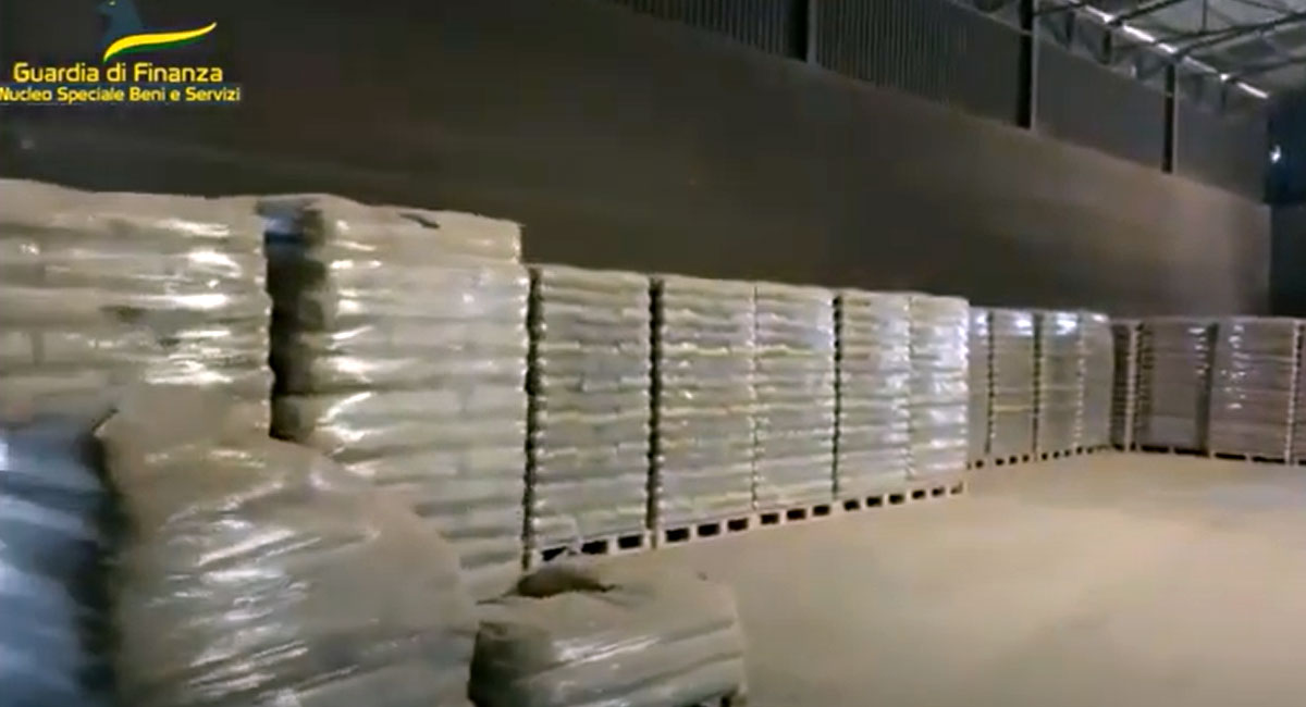 Sequestrate dalla GdF 5mila tonnellate di pellet contraffatto