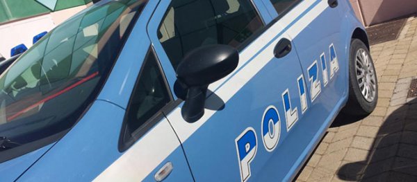 Napoli - Ponticelli, botti illegali in auto: denunciato 21enne di Cercola