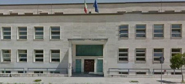 Benevento - Attentato dinamitardo al Liceo Classico "Giannone"