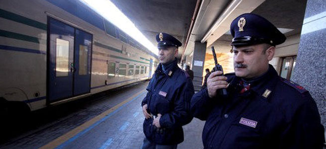 Napoli - Controlli della Polizia Ferroviaria, due persone denunciate per porto abusivo d'arma da taglio