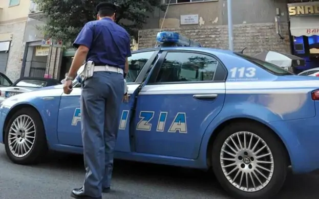 Torre Annunziata - Blitz della Polizia in via De Simone, droga e telecamere in un'abitazione: arrestato 42enne