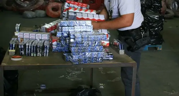 Caserta - Sequestrate 5 tonnellate di sigarette di contrabbando, 14 arresti