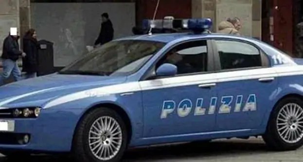 Napoli - Droga e munizionamento nella camera da letto, arrestato 24enne