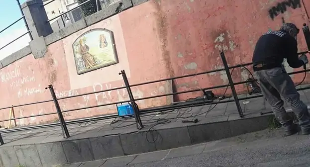 Torre Annunziata - Passaggio pedonale via Murat-via Sepolcri, ripristinata la ringhiera vandalizzata