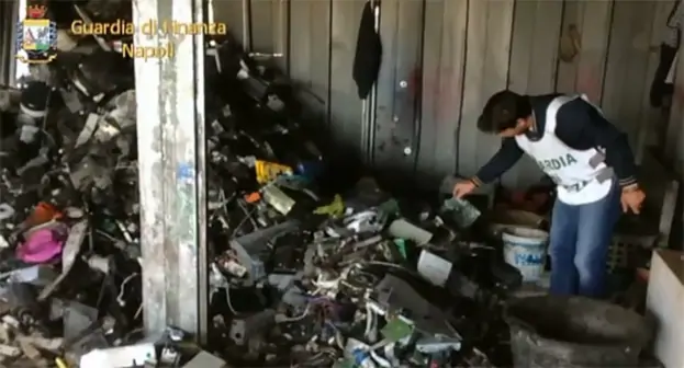 Ercolano - Scoperta discarica abusiva con 4 tonnellate di rifiuti speciali