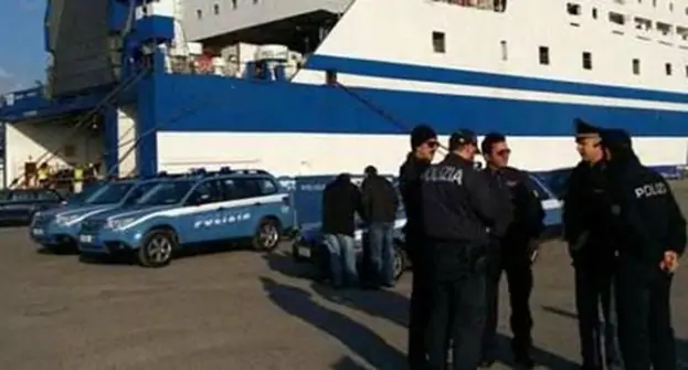 Salerno - Arrestato contrabbandiere tunisino al porto