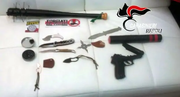 Ercolano - Scontri anarchici-forze dell'ordine:  arresto, denunce e sequestro di mazze e coltelli