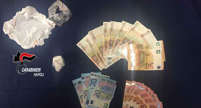Torre Annunziata - Trovata in strada con cocaina e soldi, arrestata 71enne