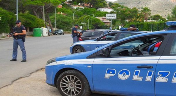 Giugliano/Villaricca (NA) - Controlli della Polizia: due denunce e sanzioni a conducenti veicoli