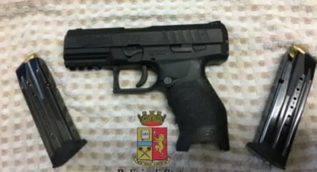 Napoli - Pistola e cartucce in casa, arrestato 61enne del Rione Traiano