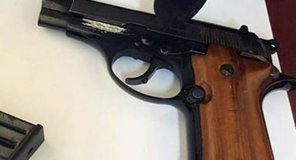 Napoli - Pistola con matricola abrasa e ricettazione, arrestato 58enne