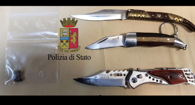 Napoli - Babygang, tre giovani denunciati: droga e detenzione di coltelli