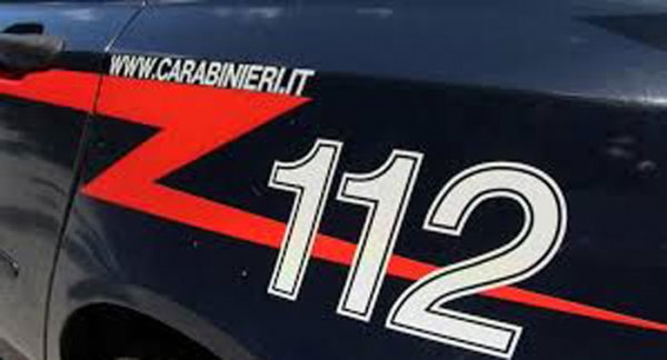 Atripalda (AV) - Ladro messo in fuga dai carabinieri: è ricercato
