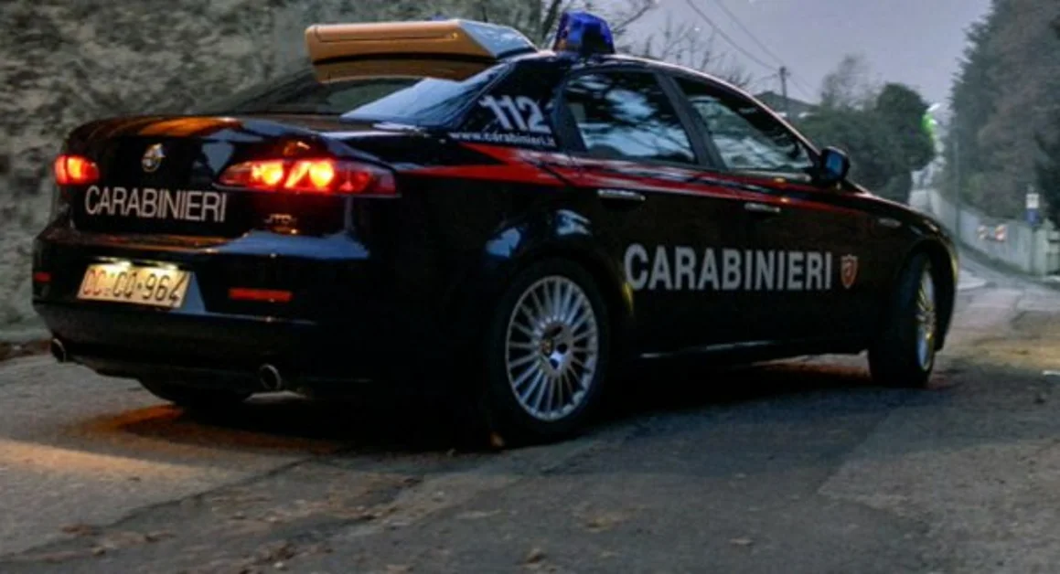 Avellino - Tenta la fuga alla vista dei carabinieri, sperona la Gazzella: arrestato