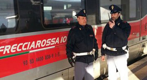Napoli - Furti di bagagli alla Stazione Centrale, due arresti