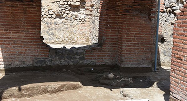 Pompei - Gli Scavi regalano nuove scoperte, il direttore Osanna sempre più "social"