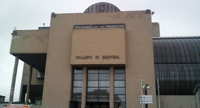 Torre Annunziata - Rapina all'ufficio postale di Torre del Greco, patteggiano due pregiudicati oplontini