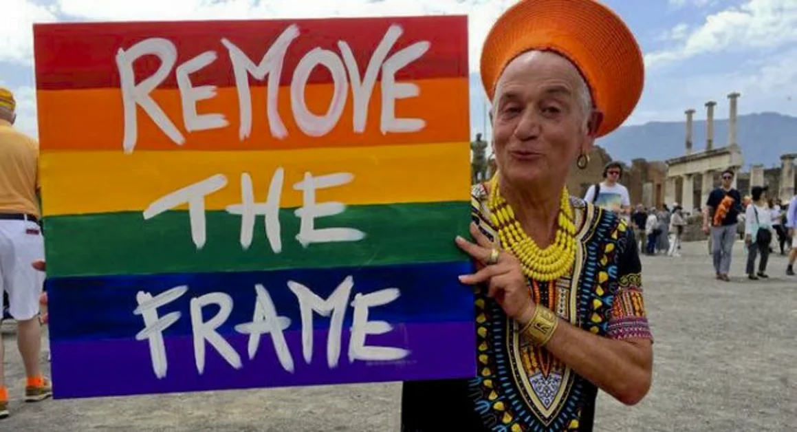 Pompei - Gay Pride, spot per l'evento girato agli Scavi. Protagonista la "Chanel" di Gomorra-La Serie