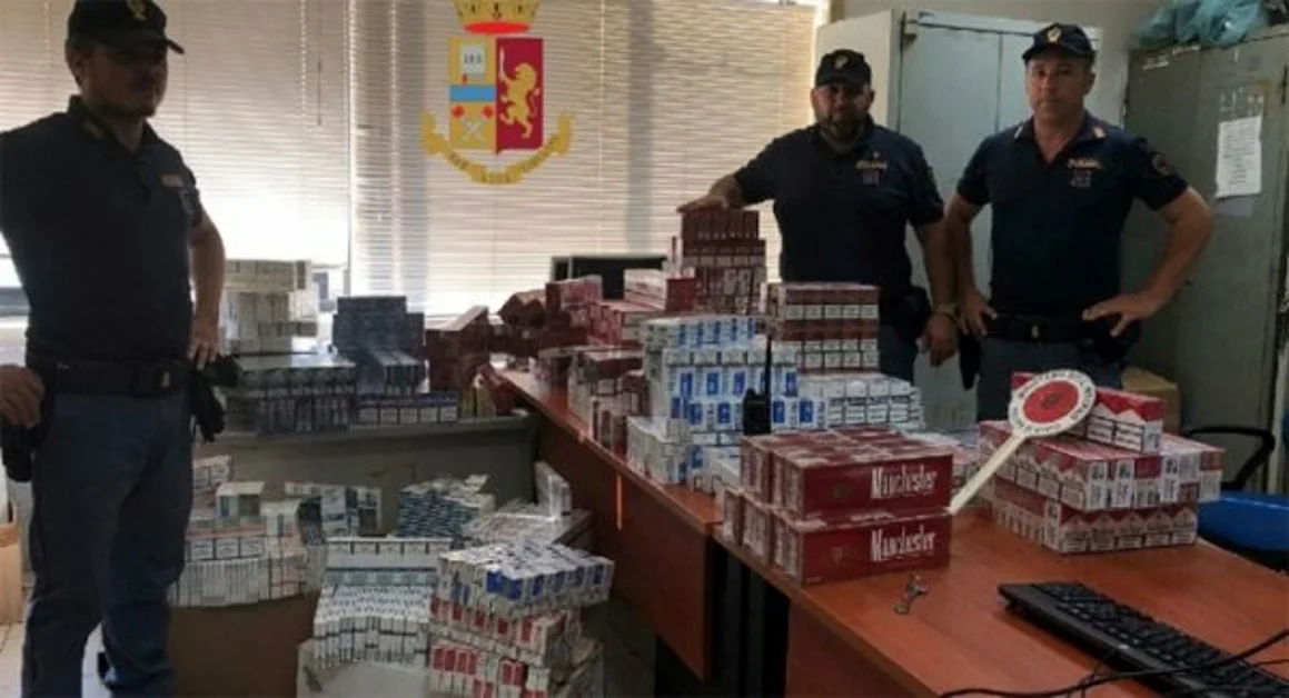 Napoli - Sequestrati oltre 60 kg di sigarette su un terrazzo di un palazzo a Porta Nolana
