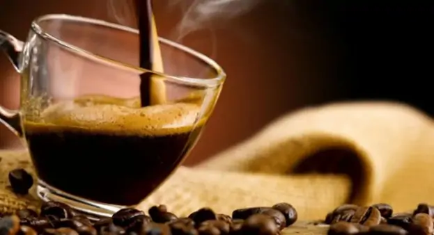 Alzheimer, tre tazzine di caffè al giorno prevengono la malattia