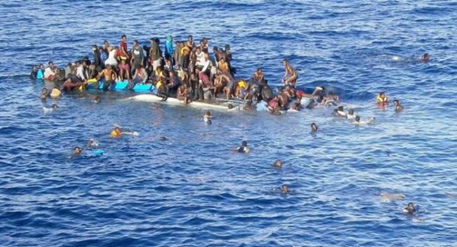 Motovedetta maltese salva 114 migranti su un gommone  semiaffondato