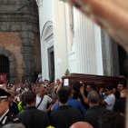 Torre del Greco - Crollo ponte a Genova, i funerali dei 4 giovani torresi. Il cardinale Sepe: «Colpa dell'uomo»