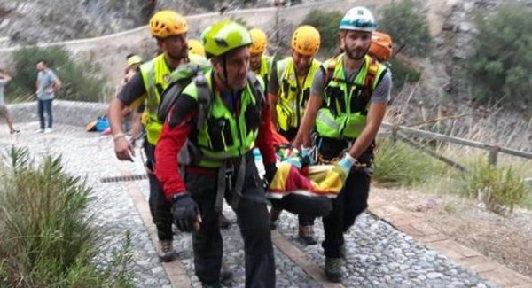 Pioggia ingrossa torrente, otto escursionisti trovano la morte nel Cosentino 