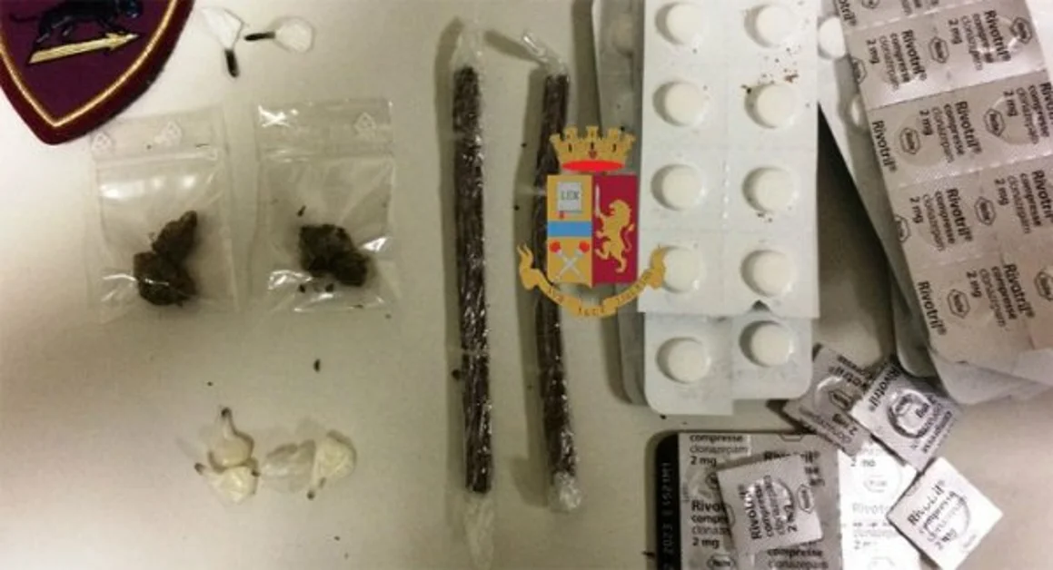 Napoli - Spaccio di droga "ambulante", arrestato 21enne
