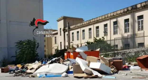 Torre del Greco - Deposito incontrollato dei rifiuti, i carabinieri in azione. Segnalate criticità al Comune