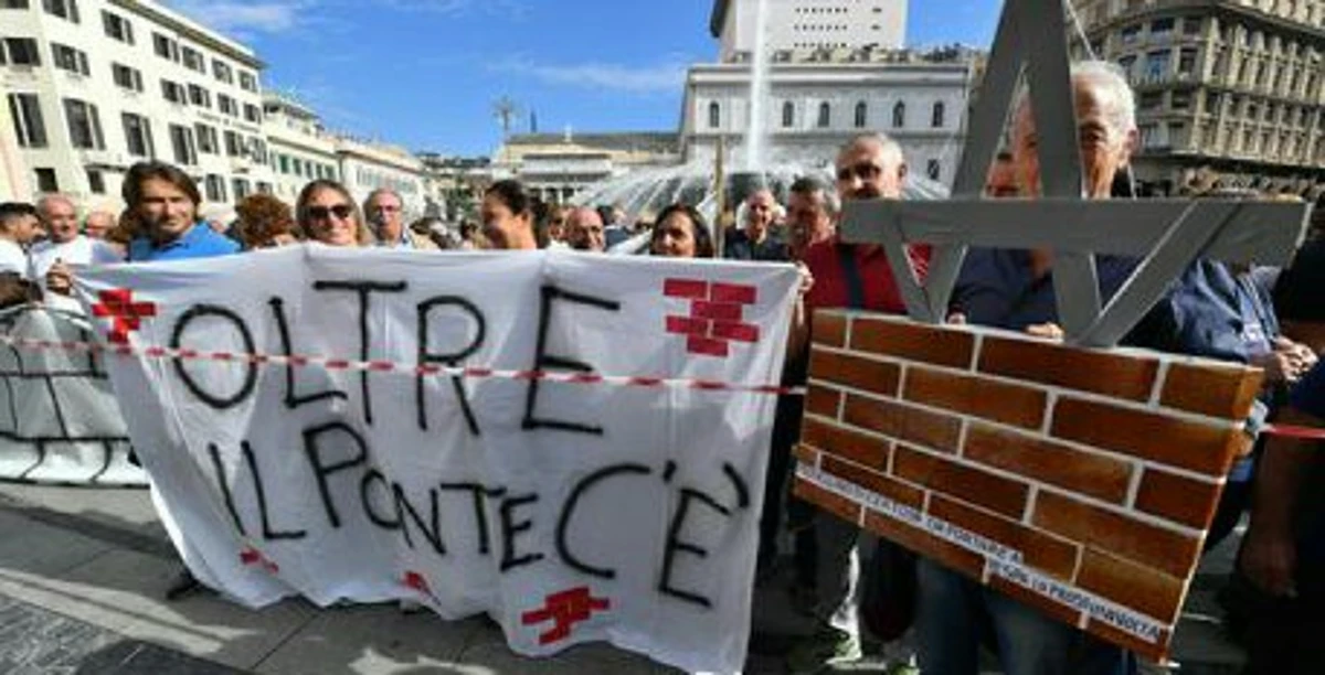 Manifestazione dei cittadini di Genova contro i ritardi per la ricostruzione del ponte