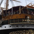 Castellammare - La nave scuola "Amerigo Vespucci" della Marina Militare ormeggia nel porto
