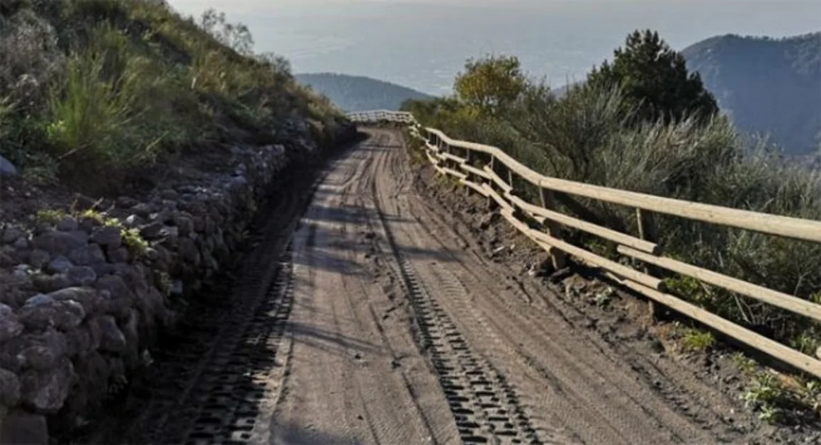Ercolano - Riapre il sentiero "Il Gran Cono" sul Vesuvio dopo i lavori di risistemazione
