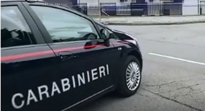 Portici - Aggredisce la madre all'ennesimo rifiuto di dargli i soldi e minaccia i carabinieri, arrestato