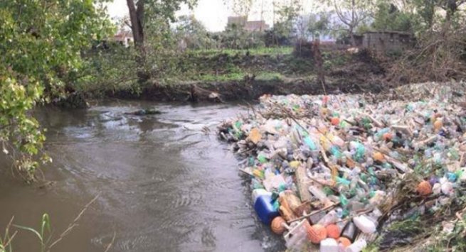 Disastro ambientale nel fiume Sarno, il sindaco di Castellammare presenta esposto-denuncia in Procura