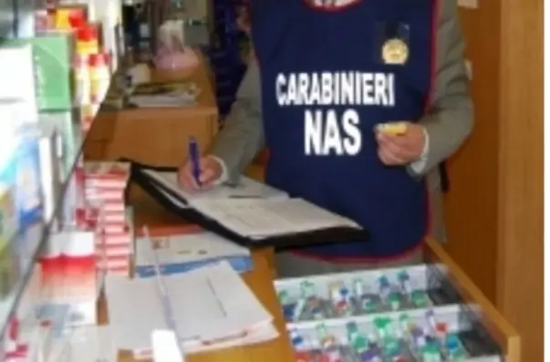Controlli del NAS, denunciato farmacista nel Napoletano: ricettario in bianco