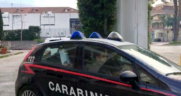 Napoli - Corruzione e rivelazione segreti d'ufficio, coinvolti otto carabinieri