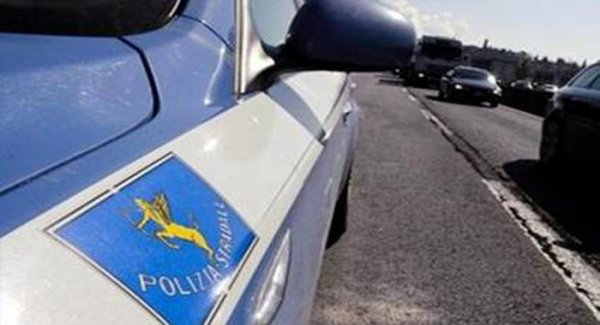 Napoli - Incidente in Tangenziale, conducente auto fuggì senza prestare soccorso: denunciato