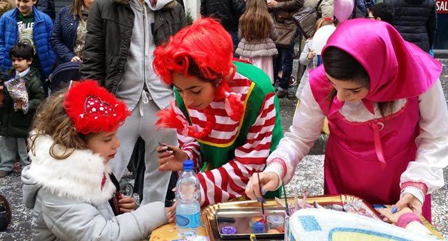 Torre Annunziata - Bambini in sfilata per il "Carnevale della Pace"