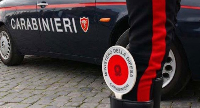 Torre Annunziata/Trecase - Non si ferma all'alt dei carabinieri, 32enne oplontino arrestato dopo inseguimento 